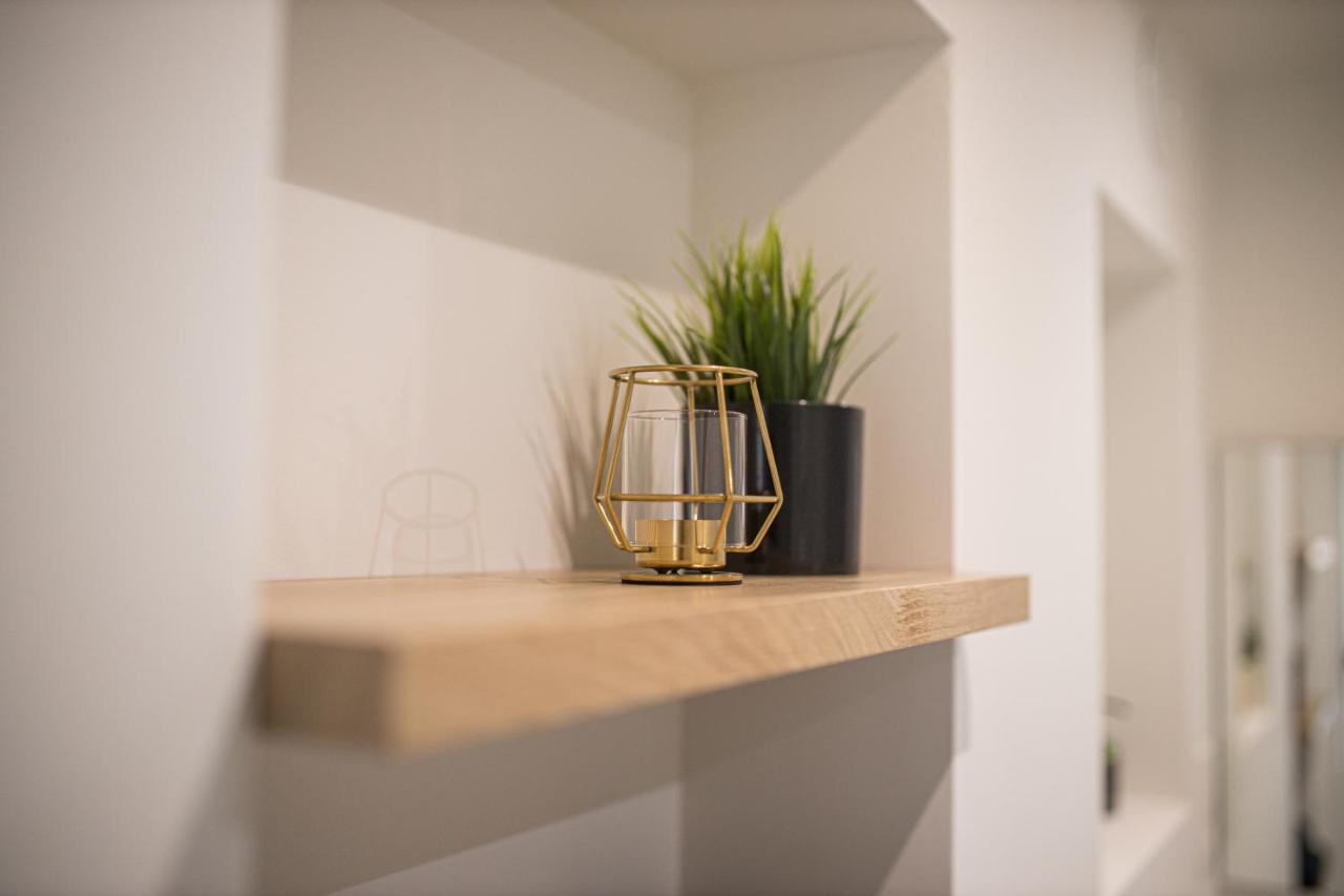 Etage 2 - Appartement In Centrum, 300M Van Zee En Gratis Parking Oostende Eksteriør billede